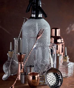 Shaker It is an essential tool that is used to mix liquids that have different densities by shaking, and the aim is also to bring the temperature down and to incorporate vital dilution to the final result.